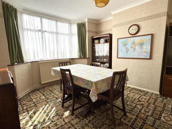 DINING ROOM:
