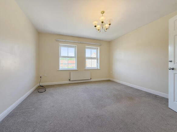 4 bed Detached for sale Image 12