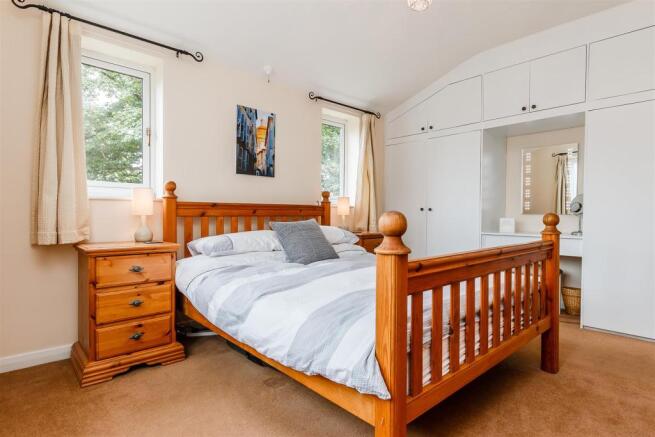 8295054-interior22.jpg