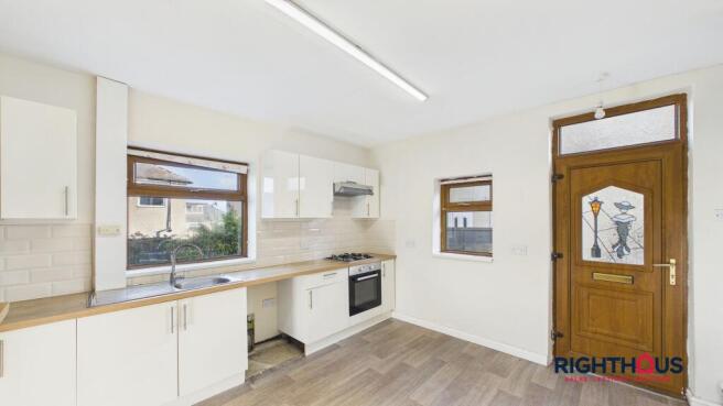 2 bed Semi-Detached to rent Image 12