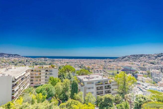 Appartment with uninterrupted view for sale 