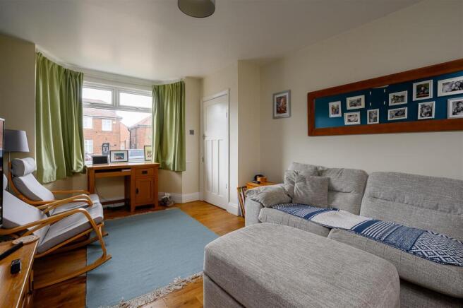 3 bed Semi-Detached for sale Image 8