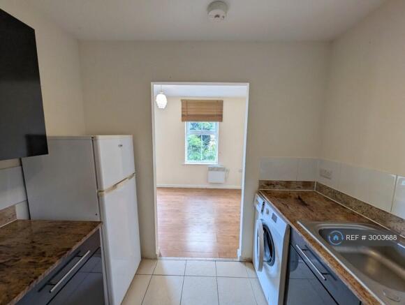 4 bed Flat to rent Image 4