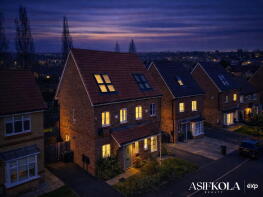 89, Lea Hall Green, Birmingham B20 2AY