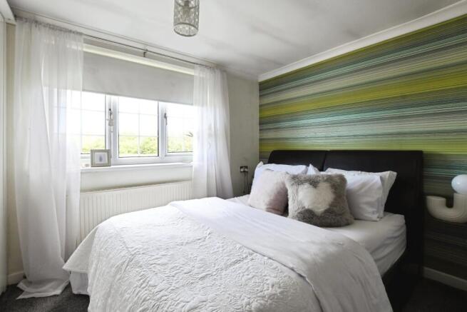 4 bed Semi-Detached for sale Image 11