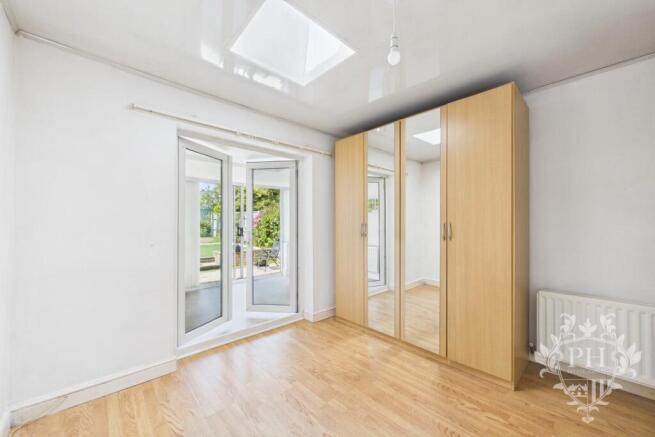 2 bed Bungalow for sale Image 7