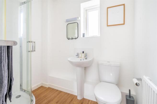 2 bed Semi-Detached to rent Image 11