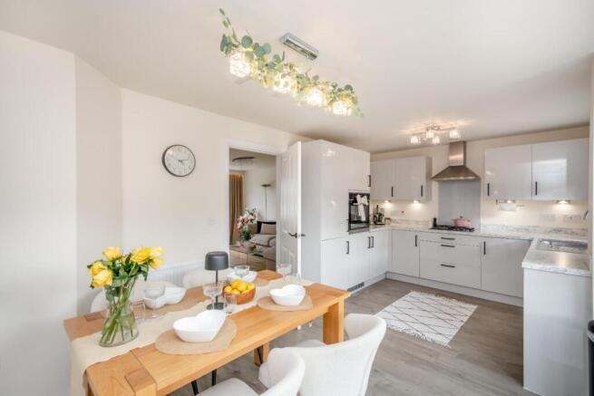 4 bed Detached for sale Image 7
