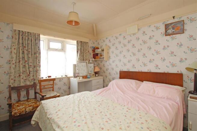 45WL - Bedroom one.jpg
