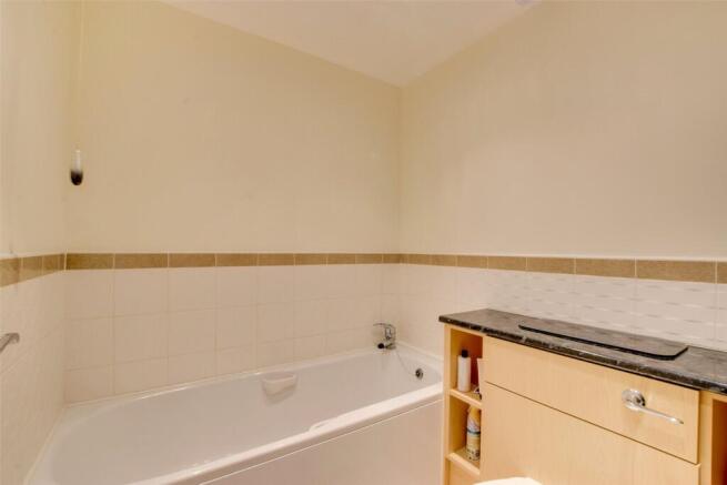 2 bed Flat for sale Image 9
