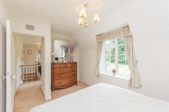 8304187-interior08.jpg