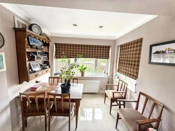 3 bed Semi-Detached for sale Image 6