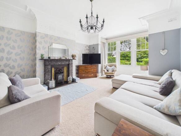 7 bed Semi-Detached for sale Image 5