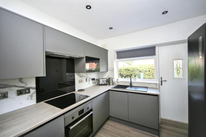 2 bed Bungalow for sale Image 8