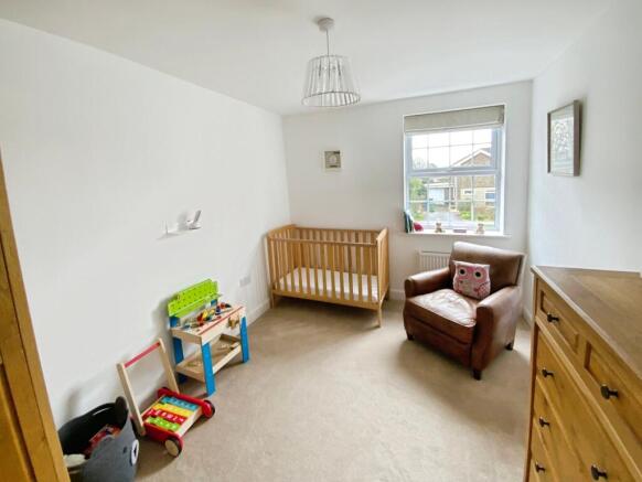 5 bed Detached for sale Image 11