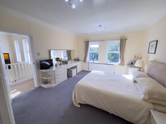 4 bed Detached for sale Image 9