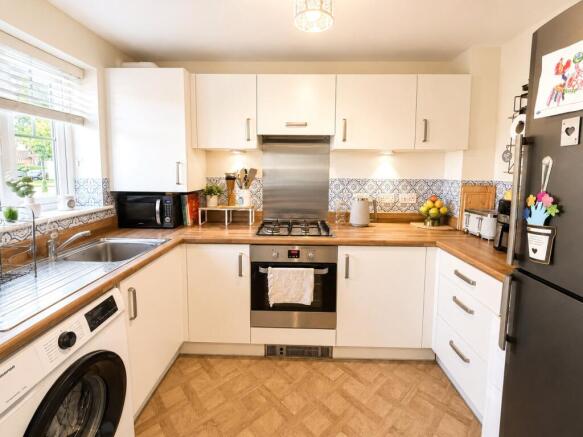 2 bed Semi-Detached for sale Image 4