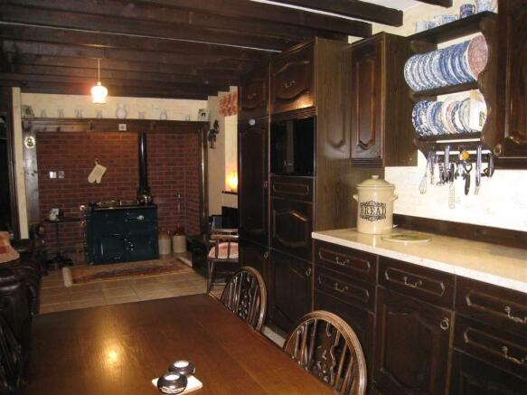 BREAKFAST/KITCHEN