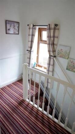 FIRST FLOOR LANDING