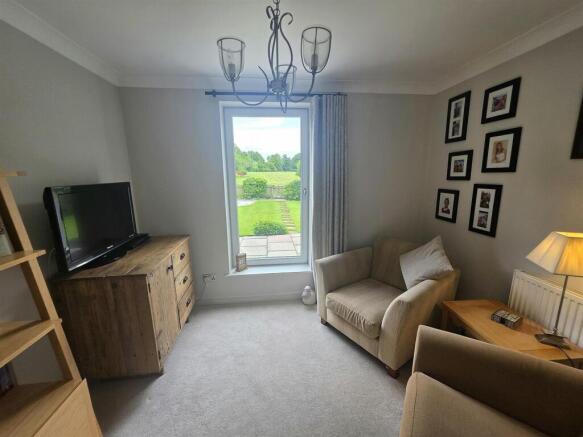 Woodlands Crescent, High Legh photo 4