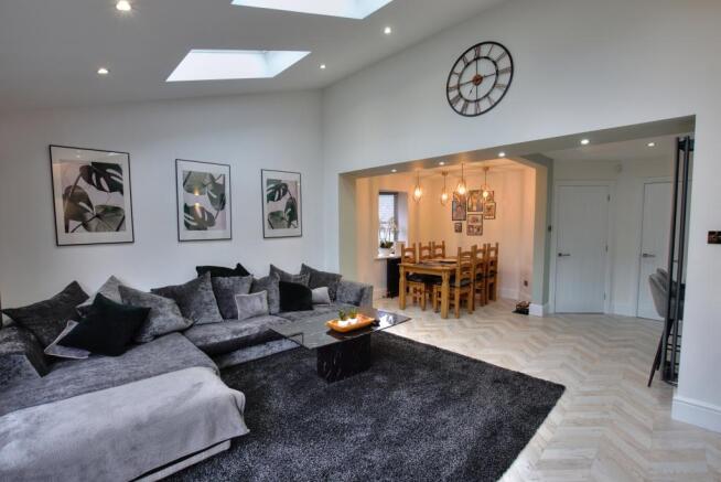 4. Family: dining area