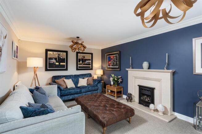 4 bed Detached for sale Image 8