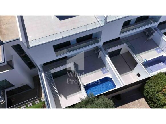 Contemporary 3+1 Bedroom Villa with Private Pool, Gambelas - Faro
