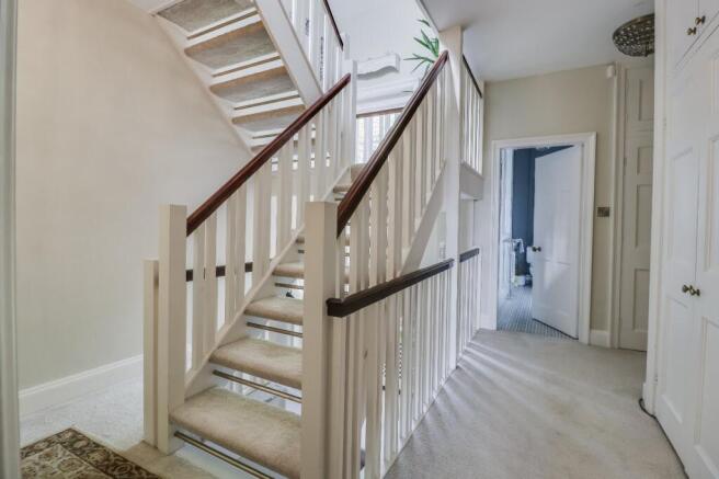 3 bed Flat for sale Image 9