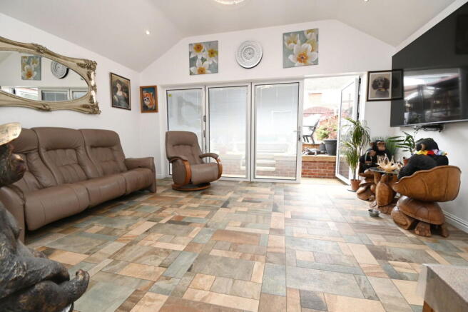 2 bed Detached Bungalow for sale Image 12