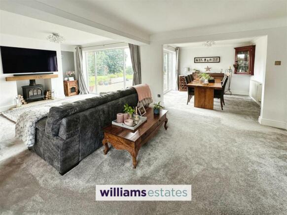 Living Room/Dining Room