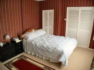 BEDROOM 2 9'7 x 8'1