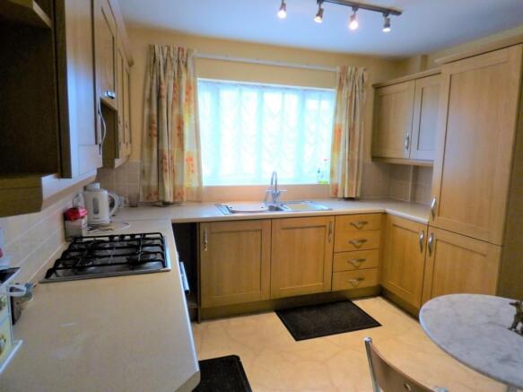 kitchen/breakfast 