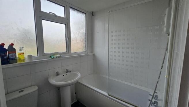 3 bed Semi-Detached Bungalow for sale Image 7