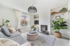 25, Green Lane Avenue, Hersham, Walton-on-thames KT12 5HL