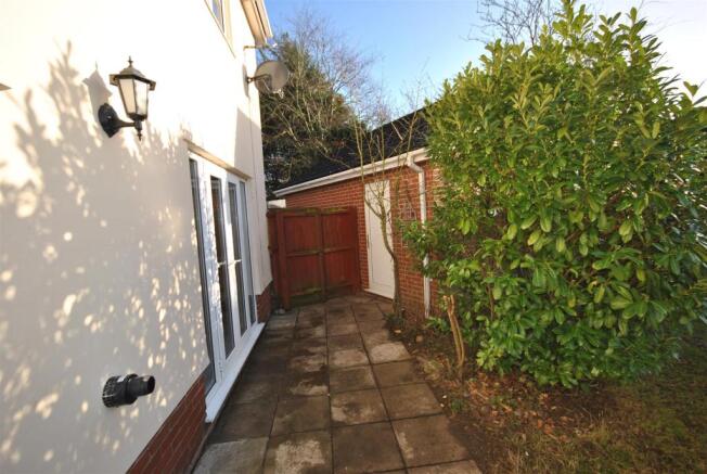 PRIVATE DOOR TO GARAGE