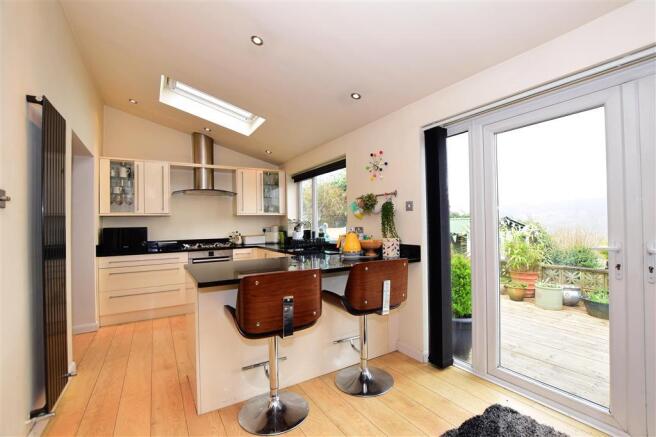 Kitchen/Breakfast Area