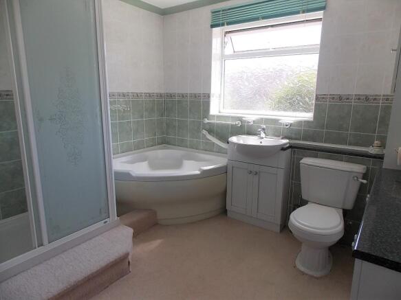 Bath/shower room/wc