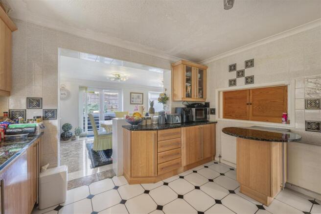 Kitchen/Breakfast Room