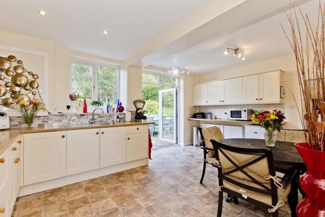 kitchen2.jpg