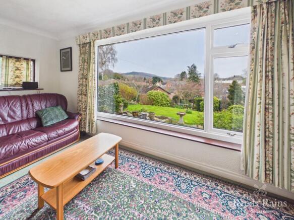 4 bed Bungalow for sale Image 5