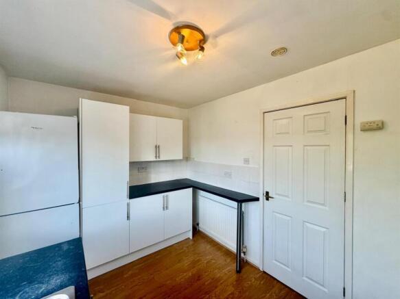 3 bed Town House for sale Image 5