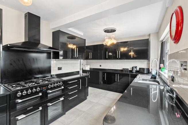 Carmarthen Close, Winsford photo 4
