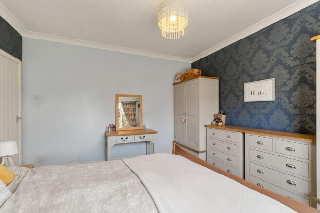 4 bed Semi-Detached for sale Image 9