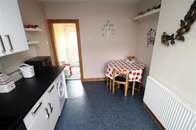 ADDITIONAL KITCHEN PICTURE