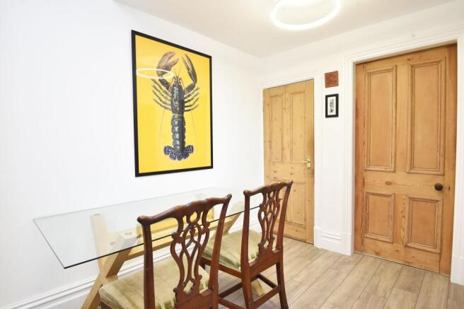 2 bed Flat for sale Image 7