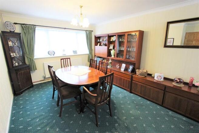 Lounge/Dining Room