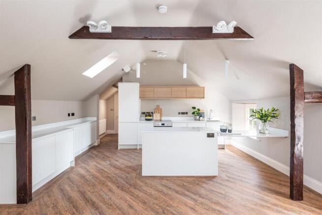 KITCHEN/LIVING AREA