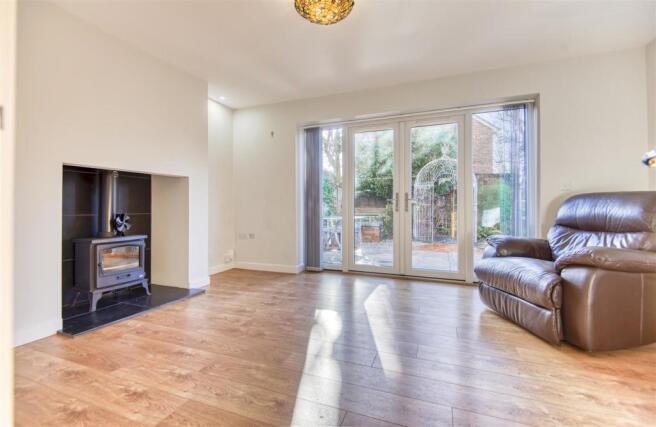 3 Living Room.jpg