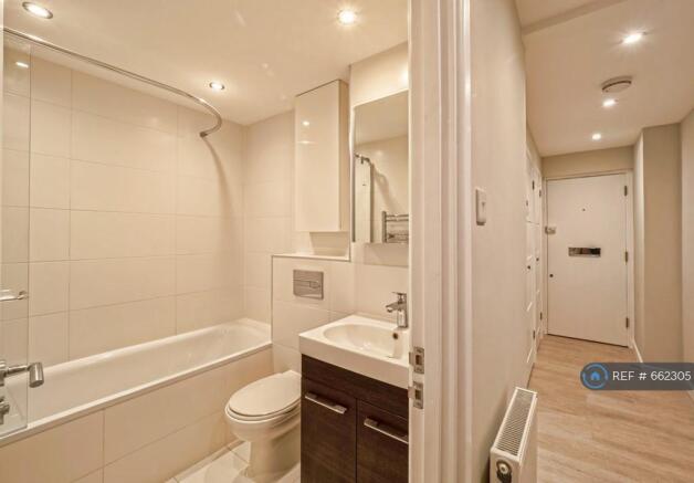 Bathroom/Hallway 