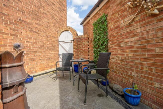 2 bed Semi-Detached for sale Image 12